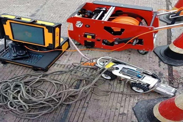 亚东CCTV管道检测机器人